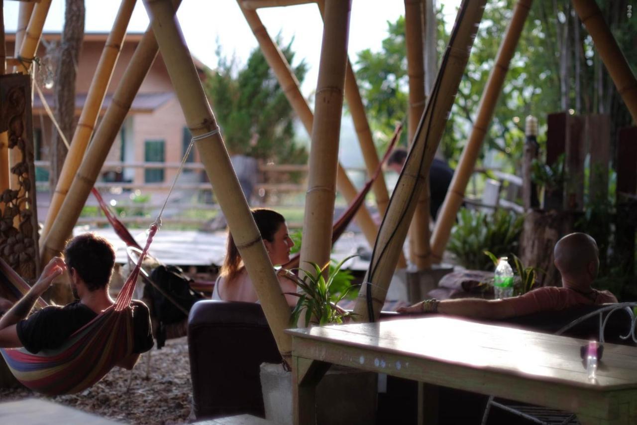Chilling Hill Guesthouse Pai Bagian luar foto